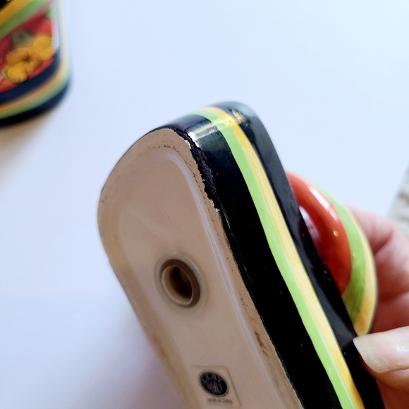 Salt and pepper shakers Ceramic Flip Flops - Picture 3 of 5